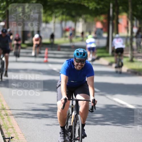 10.08.2025 - GEWOBA Citytriathlon Bremen Yannick Fuchs http://msf.ph/oto/8560843 10.08.2025 14:20:34 Radfahren 11, 28, 29, 35, 67, 69, 80, 216, 229, 274, 281 meine-sportfotos.de