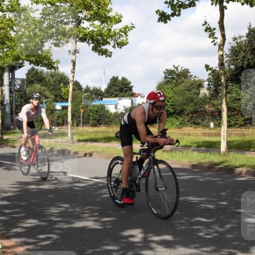 10.08.2025 - GEWOBA Citytriathlon Bremen Yannick Fuchs http://msf.ph/oto/8560844 10.08.2025 12:10:44 Radfahren 573, 622, 629, 644, 647, 651, 656, 659, 685, 712, 716, 722, 730, 748, 755, 819, 889, 898, 1014 meine-sportfotos.de