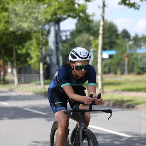 10.08.2025 - GEWOBA Citytriathlon Bremen Yannick Fuchs http://msf.ph/oto/8560847 10.08.2025 12:43:36 Radfahren 646, 835, 837, 842, 907, 925, 955, 1012, 1038 meine-sportfotos.de
