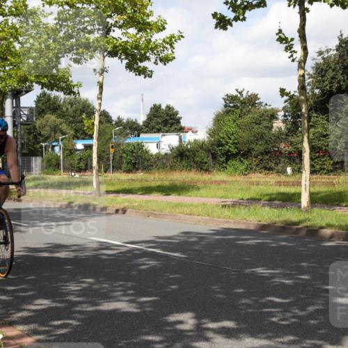 10.08.2025 - GEWOBA Citytriathlon Bremen Yannick Fuchs http://msf.ph/oto/8560849 10.08.2025 12:10:44 Radfahren 573, 622, 629, 644, 647, 651, 656, 659, 685, 712, 716, 722, 730, 748, 755, 819, 889, 898, 1014 meine-sportfotos.de