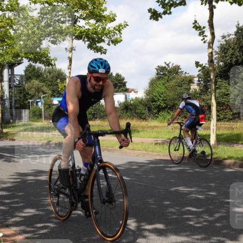 10.08.2025 - GEWOBA Citytriathlon Bremen Yannick Fuchs http://msf.ph/oto/8560853 10.08.2025 12:10:45 Radfahren 573, 622, 629, 644, 651, 656, 659, 685, 712, 716, 722, 730, 748, 755, 819, 898, 1014 meine-sportfotos.de