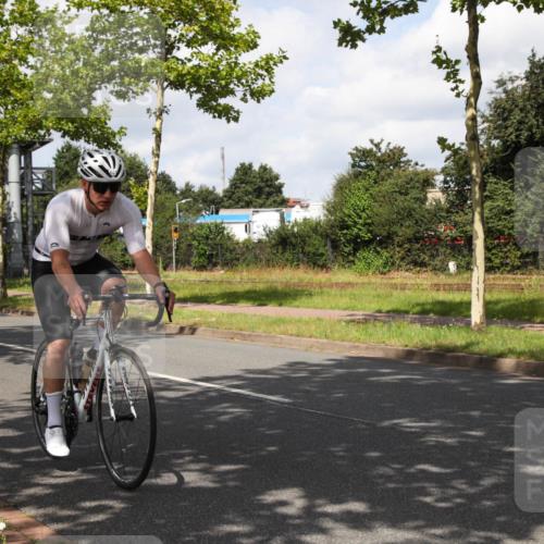 10.08.2025 - GEWOBA Citytriathlon Bremen Yannick Fuchs http://msf.ph/oto/8560870 10.08.2025 12:10:57 Radfahren 573, 622, 625, 651, 659, 669, 685, 687, 716, 748, 800, 812, 898 meine-sportfotos.de