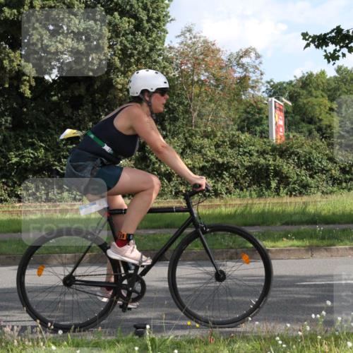 10.08.2025 - GEWOBA Citytriathlon Bremen Yannick Fuchs http://msf.ph/oto/8560875 10.08.2025 10:39:06 Radfahren 35, 111, 113, 165, 215, 417, 472, 498, 499 meine-sportfotos.de
