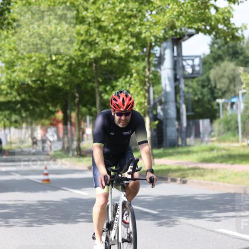 10.08.2025 - GEWOBA Citytriathlon Bremen Yannick Fuchs http://msf.ph/oto/8560876 10.08.2025 12:43:39 Radfahren 835, 837, 842, 907, 925, 955, 1012 meine-sportfotos.de