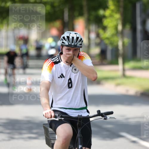 10.08.2025 - GEWOBA Citytriathlon Bremen Yannick Fuchs http://msf.ph/oto/8560878 10.08.2025 14:20:40 Radfahren 11, 28, 35, 56, 61, 67, 69, 80, 110, 145, 216, 229, 272, 274, 281, 312 meine-sportfotos.de