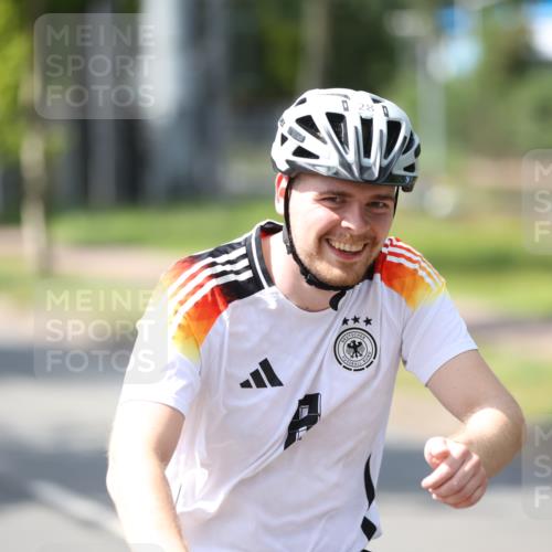 10.08.2025 - GEWOBA Citytriathlon Bremen Yannick Fuchs http://msf.ph/oto/8560884 10.08.2025 14:20:40 Radfahren 11, 28, 35, 56, 61, 67, 69, 80, 110, 145, 216, 229, 272, 274, 281, 312 meine-sportfotos.de