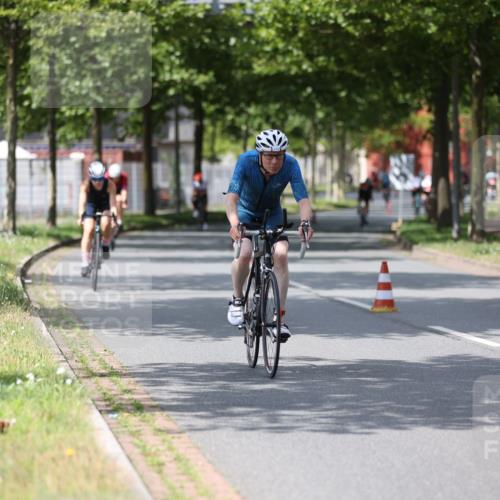 10.08.2025 - GEWOBA Citytriathlon Bremen Yannick Fuchs http://msf.ph/oto/8560892 10.08.2025 12:43:40 Radfahren 835, 837, 842, 907, 925, 955, 1012 meine-sportfotos.de