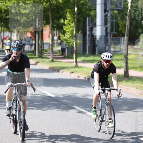 10.08.2025 - GEWOBA Citytriathlon Bremen Yannick Fuchs http://msf.ph/oto/8560894 10.08.2025 14:20:42 Radfahren 11, 28, 35, 56, 61, 67, 69, 80, 110, 145, 157, 216, 229, 272, 274, 281, 312 meine-sportfotos.de