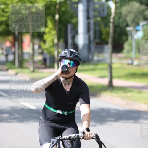 10.08.2025 - GEWOBA Citytriathlon Bremen Yannick Fuchs http://msf.ph/oto/8560904 10.08.2025 14:20:42 Radfahren 11, 28, 35, 56, 61, 67, 69, 80, 110, 145, 157, 216, 229, 272, 274, 281, 312 meine-sportfotos.de