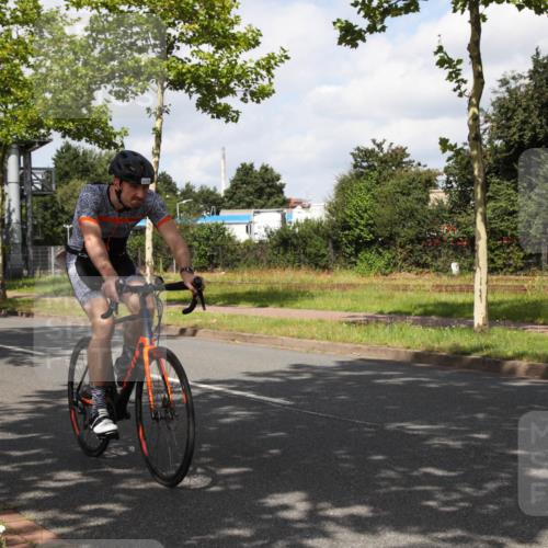 10.08.2025 - GEWOBA Citytriathlon Bremen Yannick Fuchs http://msf.ph/oto/8560905 10.08.2025 12:11:12 Radfahren 575, 669, 679, 687, 713, 800, 835 meine-sportfotos.de