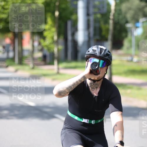 10.08.2025 - GEWOBA Citytriathlon Bremen Yannick Fuchs http://msf.ph/oto/8560907 10.08.2025 14:20:42 Radfahren 11, 28, 35, 56, 61, 67, 69, 80, 110, 145, 157, 216, 229, 272, 274, 281, 312 meine-sportfotos.de