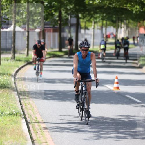 10.08.2025 - GEWOBA Citytriathlon Bremen Yannick Fuchs http://msf.ph/oto/8560910 10.08.2025 14:20:43 Radfahren 11, 28, 35, 56, 61, 67, 69, 80, 110, 145, 157, 216, 229, 272, 274, 281, 312 meine-sportfotos.de