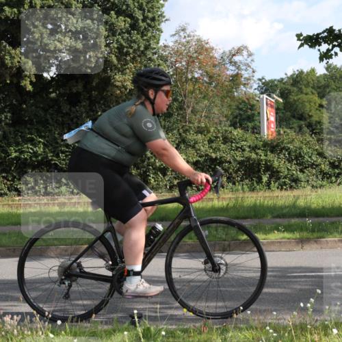 10.08.2025 - GEWOBA Citytriathlon Bremen Yannick Fuchs http://msf.ph/oto/8560912 10.08.2025 10:39:10 Radfahren 35, 107, 111, 113, 165, 215, 417, 472, 481, 498, 499 meine-sportfotos.de