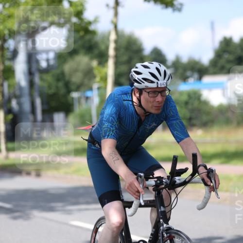 10.08.2025 - GEWOBA Citytriathlon Bremen Yannick Fuchs http://msf.ph/oto/8560915 10.08.2025 12:43:41 Radfahren 835, 837, 842, 907, 925, 955, 1012 meine-sportfotos.de