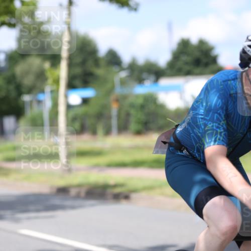 10.08.2025 - GEWOBA Citytriathlon Bremen Yannick Fuchs http://msf.ph/oto/8560918 10.08.2025 12:43:42 Radfahren 608, 835, 837, 842, 907, 925, 954, 955, 1012 meine-sportfotos.de
