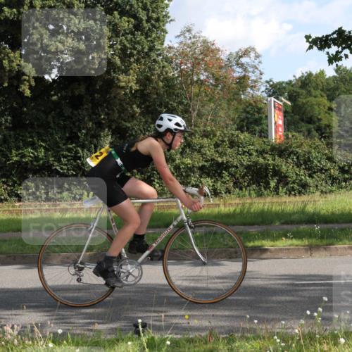 10.08.2025 - GEWOBA Citytriathlon Bremen Yannick Fuchs http://msf.ph/oto/8560923 10.08.2025 10:39:10 Radfahren 35, 107, 111, 113, 165, 215, 417, 472, 481, 498, 499 meine-sportfotos.de