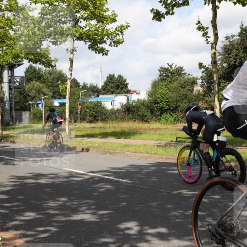 10.08.2025 - GEWOBA Citytriathlon Bremen Yannick Fuchs http://msf.ph/oto/8560925 10.08.2025 12:11:20 Radfahren 575, 645, 669, 679, 687, 713, 835, 894, 1038 meine-sportfotos.de