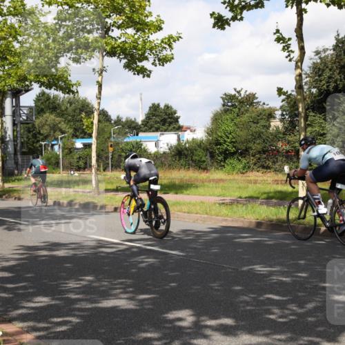 10.08.2025 - GEWOBA Citytriathlon Bremen Yannick Fuchs http://msf.ph/oto/8560928 10.08.2025 12:11:21 Radfahren 575, 645, 669, 679, 713, 835, 894, 1038 meine-sportfotos.de