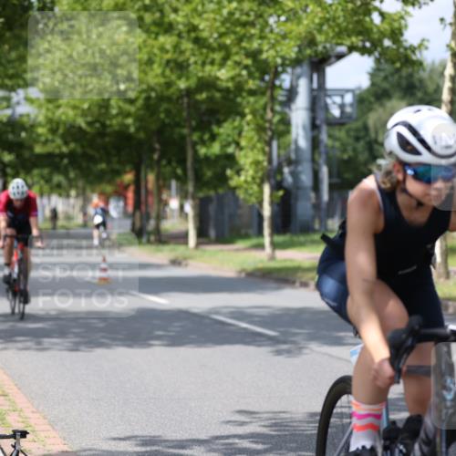 10.08.2025 - GEWOBA Citytriathlon Bremen Yannick Fuchs http://msf.ph/oto/8560938 10.08.2025 12:43:43 Radfahren 608, 835, 837, 842, 907, 925, 954, 955, 1012 meine-sportfotos.de