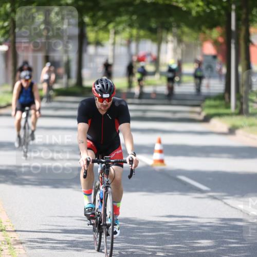 10.08.2025 - GEWOBA Citytriathlon Bremen Yannick Fuchs http://msf.ph/oto/8560939 10.08.2025 14:20:45 Radfahren 11, 28, 56, 61, 67, 69, 73, 110, 145, 157, 216, 229, 272, 274, 281, 312 meine-sportfotos.de