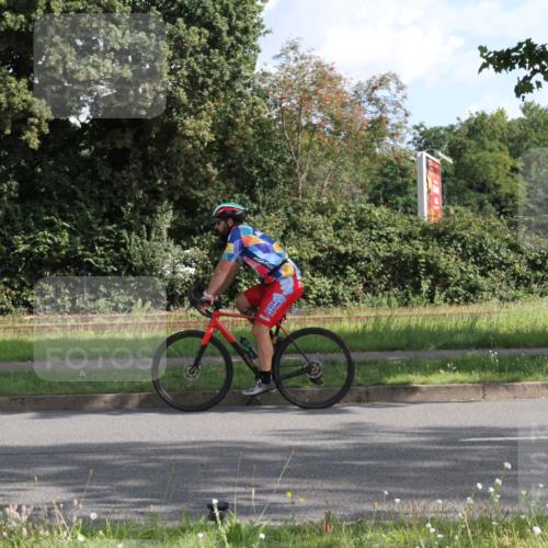 10.08.2025 - GEWOBA Citytriathlon Bremen Yannick Fuchs http://msf.ph/oto/8560955 10.08.2025 10:39:14 Radfahren 35, 107, 111, 113, 165, 215, 233, 440, 472, 481, 499 meine-sportfotos.de