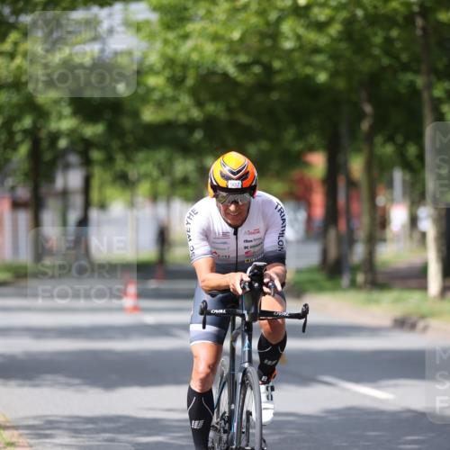 10.08.2025 - GEWOBA Citytriathlon Bremen Yannick Fuchs http://msf.ph/oto/8560964 10.08.2025 12:43:46 Radfahren 608, 835, 837, 842, 907, 925, 954, 955, 1012 meine-sportfotos.de