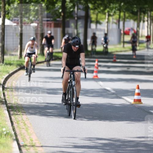 10.08.2025 - GEWOBA Citytriathlon Bremen Yannick Fuchs http://msf.ph/oto/8560987 10.08.2025 14:20:49 Radfahren 11, 56, 61, 69, 73, 110, 142, 145, 157, 216, 229, 266, 272, 274, 281, 312 meine-sportfotos.de