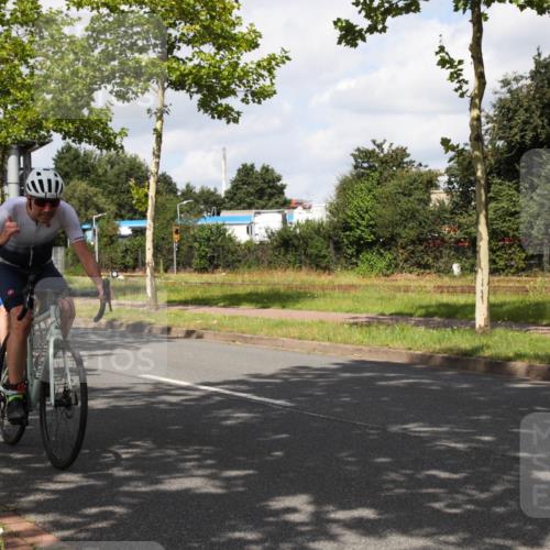 10.08.2025 - GEWOBA Citytriathlon Bremen Yannick Fuchs http://msf.ph/oto/8560999 10.08.2025 12:12:03 Radfahren 576, 605, 667, 699, 702, 799, 816, 907, 1003 meine-sportfotos.de