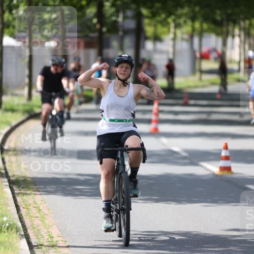10.08.2025 - GEWOBA Citytriathlon Bremen Yannick Fuchs http://msf.ph/oto/8561007 10.08.2025 14:20:52 Radfahren 11, 19, 56, 61, 69, 73, 110, 142, 145, 157, 191, 216, 229, 266, 272, 281, 312 meine-sportfotos.de