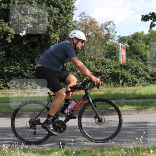 10.08.2025 - GEWOBA Citytriathlon Bremen Yannick Fuchs http://msf.ph/oto/8561008 10.08.2025 10:39:18 Radfahren 35, 107, 111, 165, 215, 233, 440, 472, 481 meine-sportfotos.de