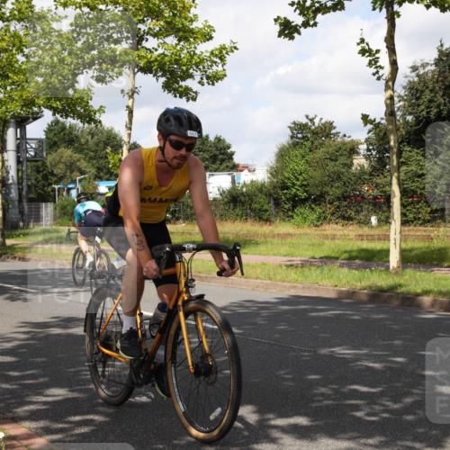 10.08.2025 - GEWOBA Citytriathlon Bremen Yannick Fuchs http://msf.ph/oto/8561010 10.08.2025 12:12:03 Radfahren 576, 605, 667, 699, 702, 799, 816, 907, 1003 meine-sportfotos.de