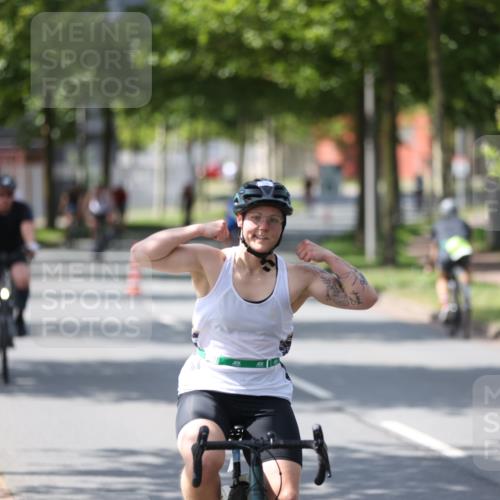 10.08.2025 - GEWOBA Citytriathlon Bremen Yannick Fuchs http://msf.ph/oto/8561025 10.08.2025 14:20:53 Radfahren 11, 19, 56, 61, 73, 110, 142, 145, 157, 191, 216, 229, 266, 272, 281, 312 meine-sportfotos.de