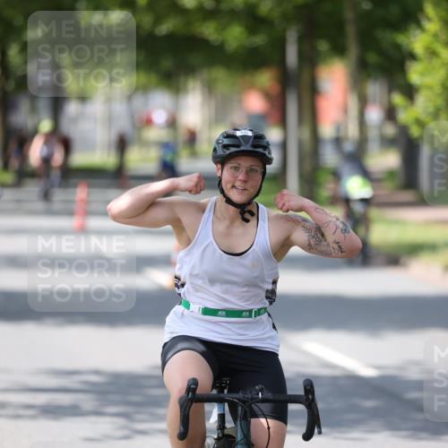 10.08.2025 - GEWOBA Citytriathlon Bremen Yannick Fuchs http://msf.ph/oto/8561028 10.08.2025 14:20:53 Radfahren 11, 19, 56, 61, 73, 110, 142, 145, 157, 191, 216, 229, 266, 272, 281, 312 meine-sportfotos.de