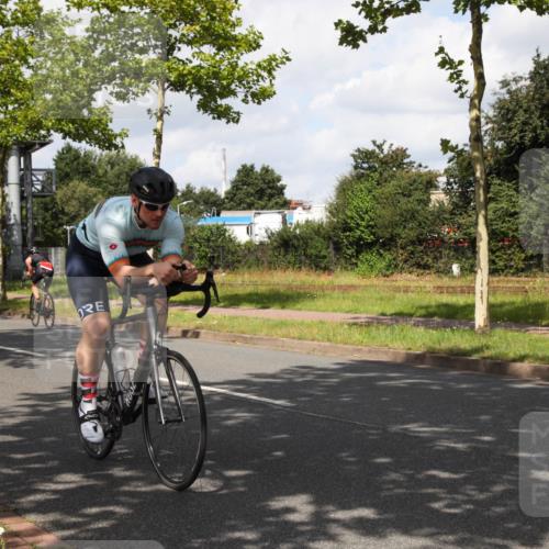10.08.2025 - GEWOBA Citytriathlon Bremen Yannick Fuchs http://msf.ph/oto/8561029 10.08.2025 12:12:13 Radfahren 576, 605, 667, 751, 799, 816, 907, 932, 1003 meine-sportfotos.de