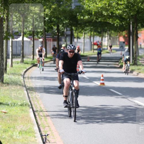 10.08.2025 - GEWOBA Citytriathlon Bremen Yannick Fuchs http://msf.ph/oto/8561035 10.08.2025 14:20:55 Radfahren 19, 56, 61, 73, 110, 142, 145, 157, 191, 216, 266, 272, 281, 312 meine-sportfotos.de