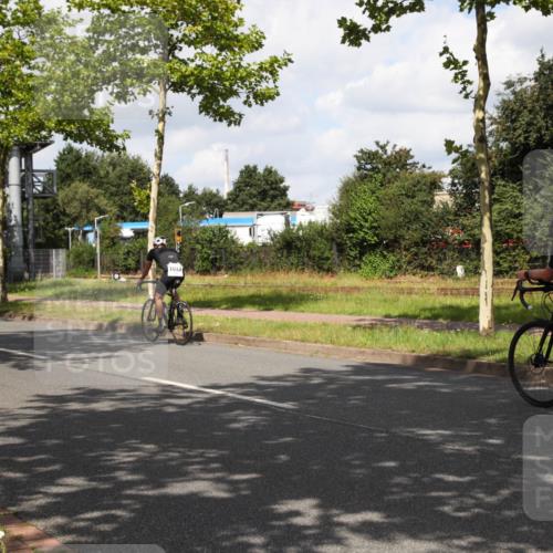 10.08.2025 - GEWOBA Citytriathlon Bremen Yannick Fuchs http://msf.ph/oto/8561036 10.08.2025 12:12:23 Radfahren 605, 751, 769, 875, 932, 1003 meine-sportfotos.de