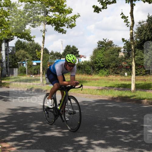 10.08.2025 - GEWOBA Citytriathlon Bremen Yannick Fuchs http://msf.ph/oto/8561042 10.08.2025 12:12:28 Radfahren 692, 751, 769, 875, 932, 1012 meine-sportfotos.de