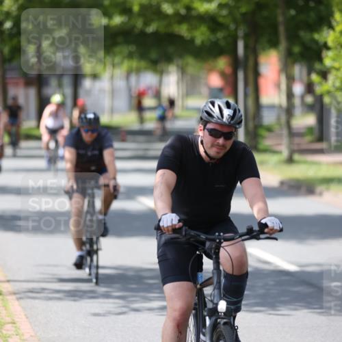 10.08.2025 - GEWOBA Citytriathlon Bremen Yannick Fuchs http://msf.ph/oto/8561043 10.08.2025 14:20:55 Radfahren 19, 56, 61, 73, 110, 142, 145, 157, 191, 216, 266, 272, 281, 312 meine-sportfotos.de