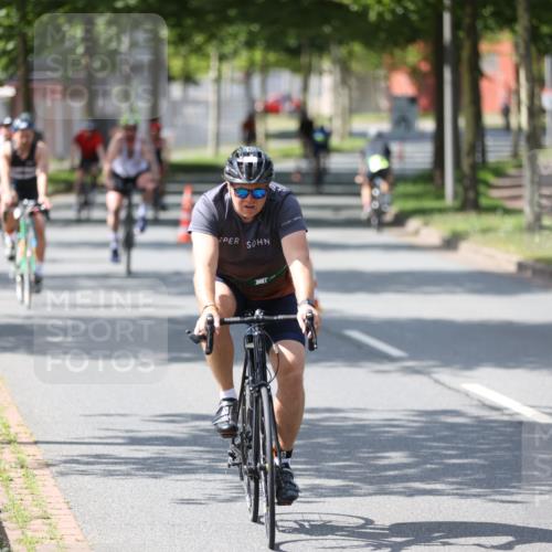 10.08.2025 - GEWOBA Citytriathlon Bremen Yannick Fuchs http://msf.ph/oto/8561045 10.08.2025 14:20:56 Radfahren 19, 56, 61, 73, 110, 142, 145, 157, 191, 216, 266, 272, 281, 312 meine-sportfotos.de