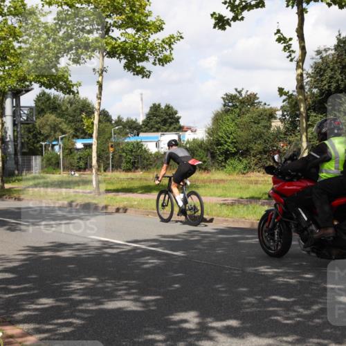 10.08.2025 - GEWOBA Citytriathlon Bremen Yannick Fuchs http://msf.ph/oto/8561046 10.08.2025 12:12:32 Radfahren 692, 769, 851, 875, 932, 1012 meine-sportfotos.de