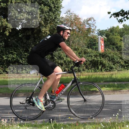 10.08.2025 - GEWOBA Citytriathlon Bremen Yannick Fuchs http://msf.ph/oto/8561047 10.08.2025 10:39:27 Radfahren 35, 87, 95, 107, 165, 185, 215, 221, 233, 374, 435, 436, 440, 453, 481 meine-sportfotos.de