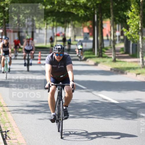10.08.2025 - GEWOBA Citytriathlon Bremen Yannick Fuchs http://msf.ph/oto/8561048 10.08.2025 14:20:56 Radfahren 19, 56, 61, 73, 110, 142, 145, 157, 191, 216, 266, 272, 281, 312 meine-sportfotos.de