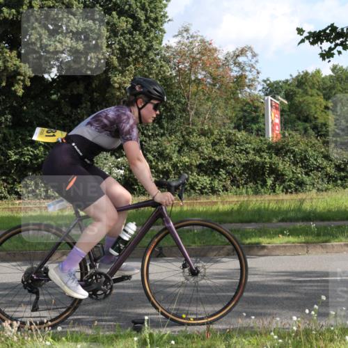 10.08.2025 - GEWOBA Citytriathlon Bremen Yannick Fuchs http://msf.ph/oto/8561056 10.08.2025 10:39:28 Radfahren 35, 59, 87, 95, 107, 165, 185, 215, 221, 233, 374, 435, 436, 440, 453, 481 meine-sportfotos.de