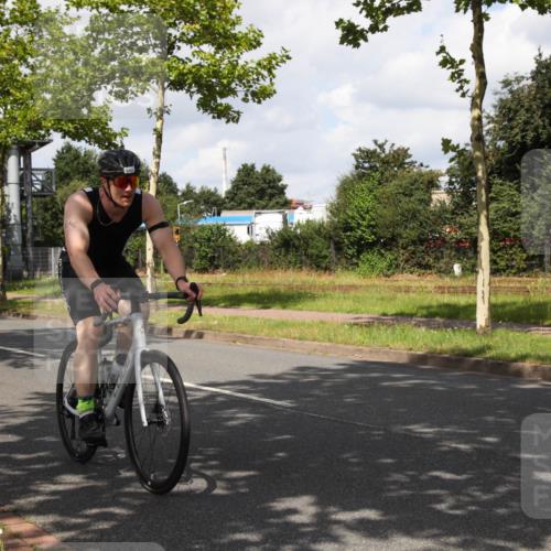 10.08.2025 - GEWOBA Citytriathlon Bremen Yannick Fuchs http://msf.ph/oto/8561062 10.08.2025 12:12:45 Radfahren 640, 692, 769, 771, 851, 884, 885, 1012 meine-sportfotos.de