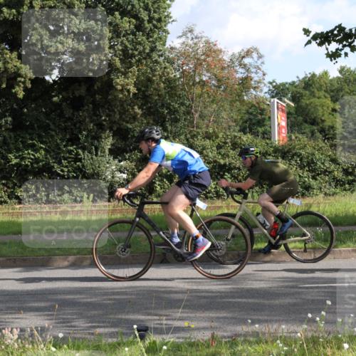 10.08.2025 - GEWOBA Citytriathlon Bremen Yannick Fuchs http://msf.ph/oto/8561065 10.08.2025 10:39:30 Radfahren 59, 87, 95, 107, 165, 185, 209, 221, 233, 374, 435, 436, 440, 453, 481 meine-sportfotos.de