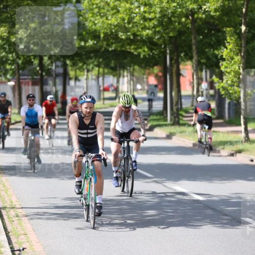 10.08.2025 - GEWOBA Citytriathlon Bremen Yannick Fuchs http://msf.ph/oto/8561069 10.08.2025 14:20:58 Radfahren 19, 56, 61, 73, 110, 142, 145, 157, 191, 266, 272, 312 meine-sportfotos.de