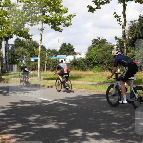 10.08.2025 - GEWOBA Citytriathlon Bremen Yannick Fuchs http://msf.ph/oto/8561070 10.08.2025 12:12:47 Radfahren 640, 692, 745, 771, 851, 884, 885, 960, 1012 meine-sportfotos.de
