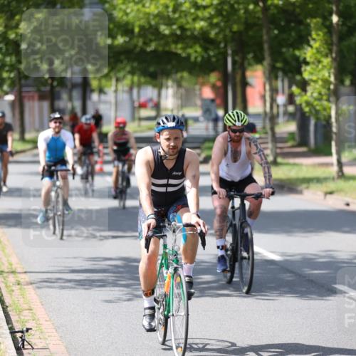 10.08.2025 - GEWOBA Citytriathlon Bremen Yannick Fuchs http://msf.ph/oto/8561075 10.08.2025 14:20:59 Radfahren 19, 56, 61, 73, 110, 142, 145, 157, 191, 266, 272, 312 meine-sportfotos.de