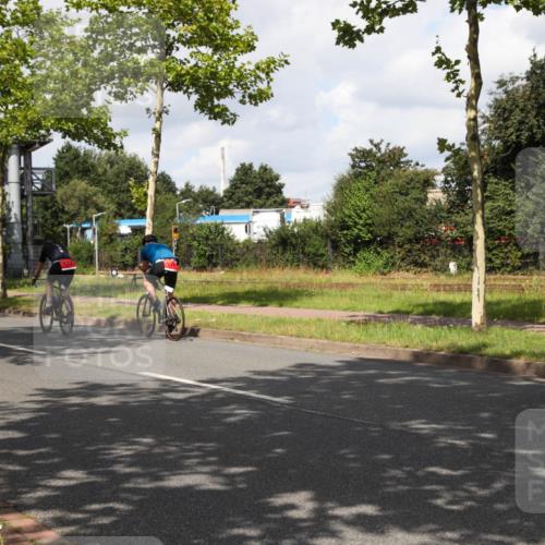 10.08.2025 - GEWOBA Citytriathlon Bremen Yannick Fuchs http://msf.ph/oto/8561078 10.08.2025 12:12:53 Radfahren 640, 675, 745, 767, 771, 851, 884, 885, 960 meine-sportfotos.de