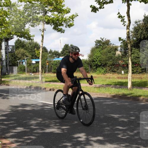 10.08.2025 - GEWOBA Citytriathlon Bremen Yannick Fuchs http://msf.ph/oto/8561084 10.08.2025 12:12:58 Radfahren 640, 675, 745, 767, 771, 884, 885, 960 meine-sportfotos.de